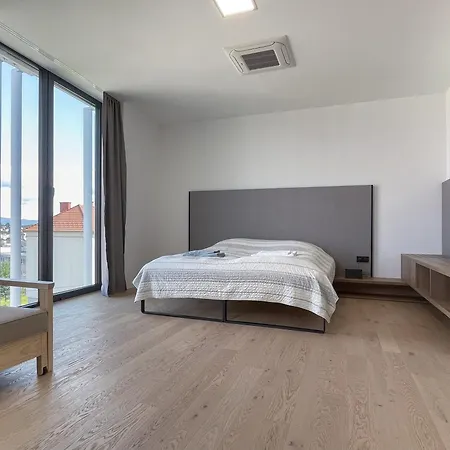 公寓 Par Pokoju Microhotel - Stefanikova 3*